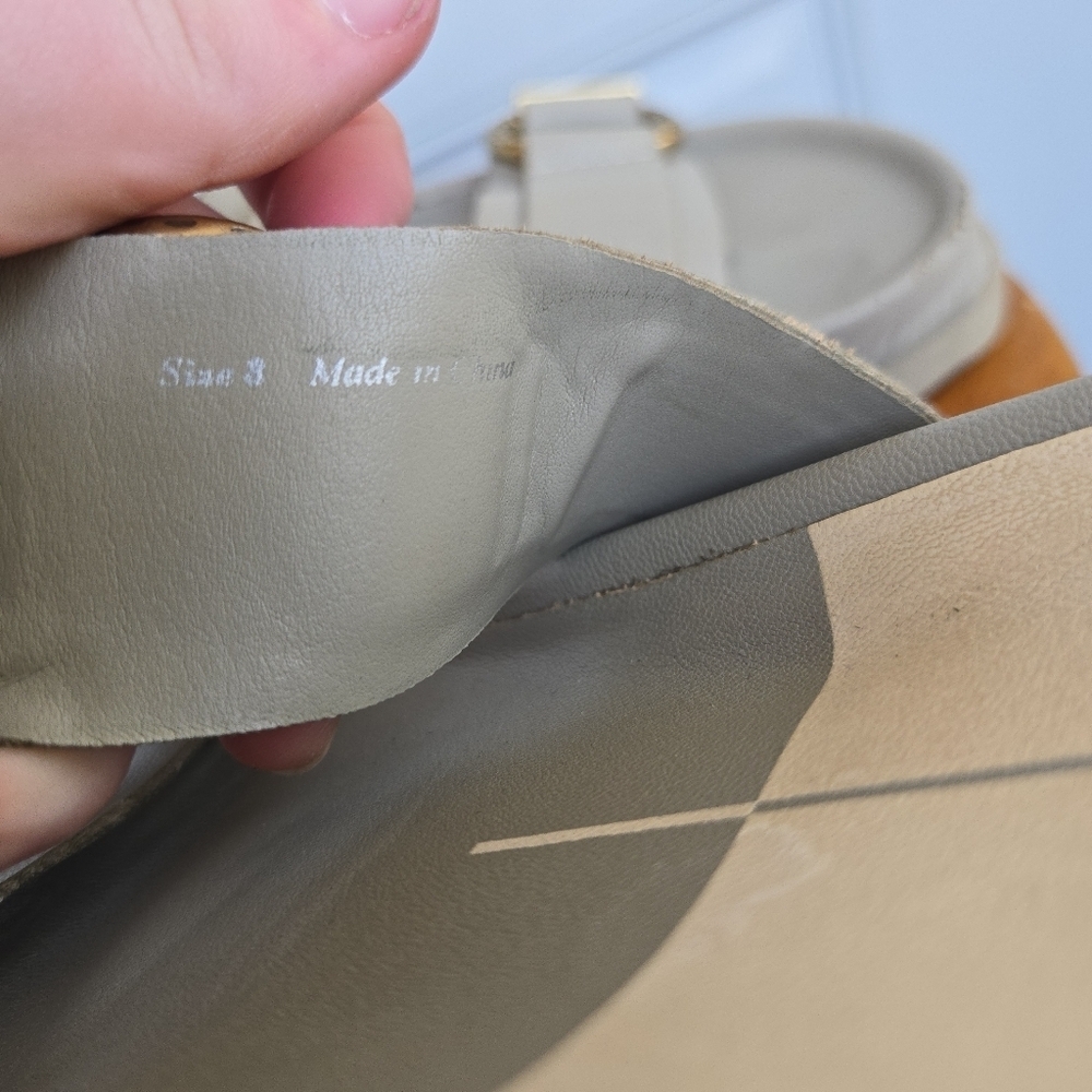 Dolce Vita Soya Platform Sandal - Picture 7 of 7